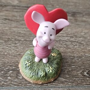 Pooh & Friends Piglet Figurine with Heart